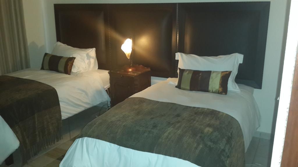 Magaliqua Guest House Noordheuwel Szoba fotó